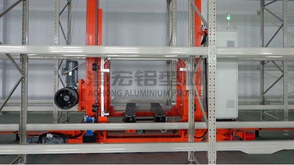 100100铝型材应用：打造高刚性智能仓储堆垛系统