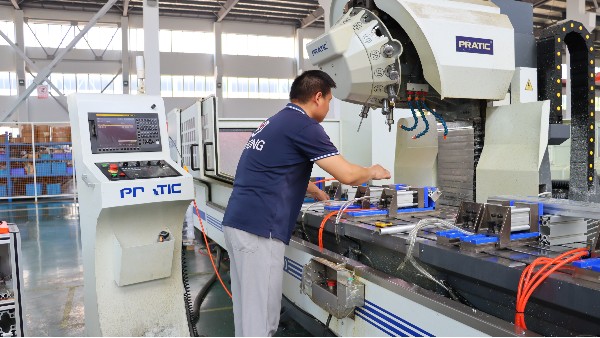 工业铝型材数字化定制：24小时极速响应的服务革新 | 澳宏铝业