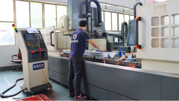 铝型材的环保生产流程